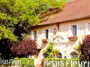 Le Relais Fleuri, Hotel Et Restaurant Logis - Avallon Sauvigny-le-Bois Zewnętrze zdjęcie
