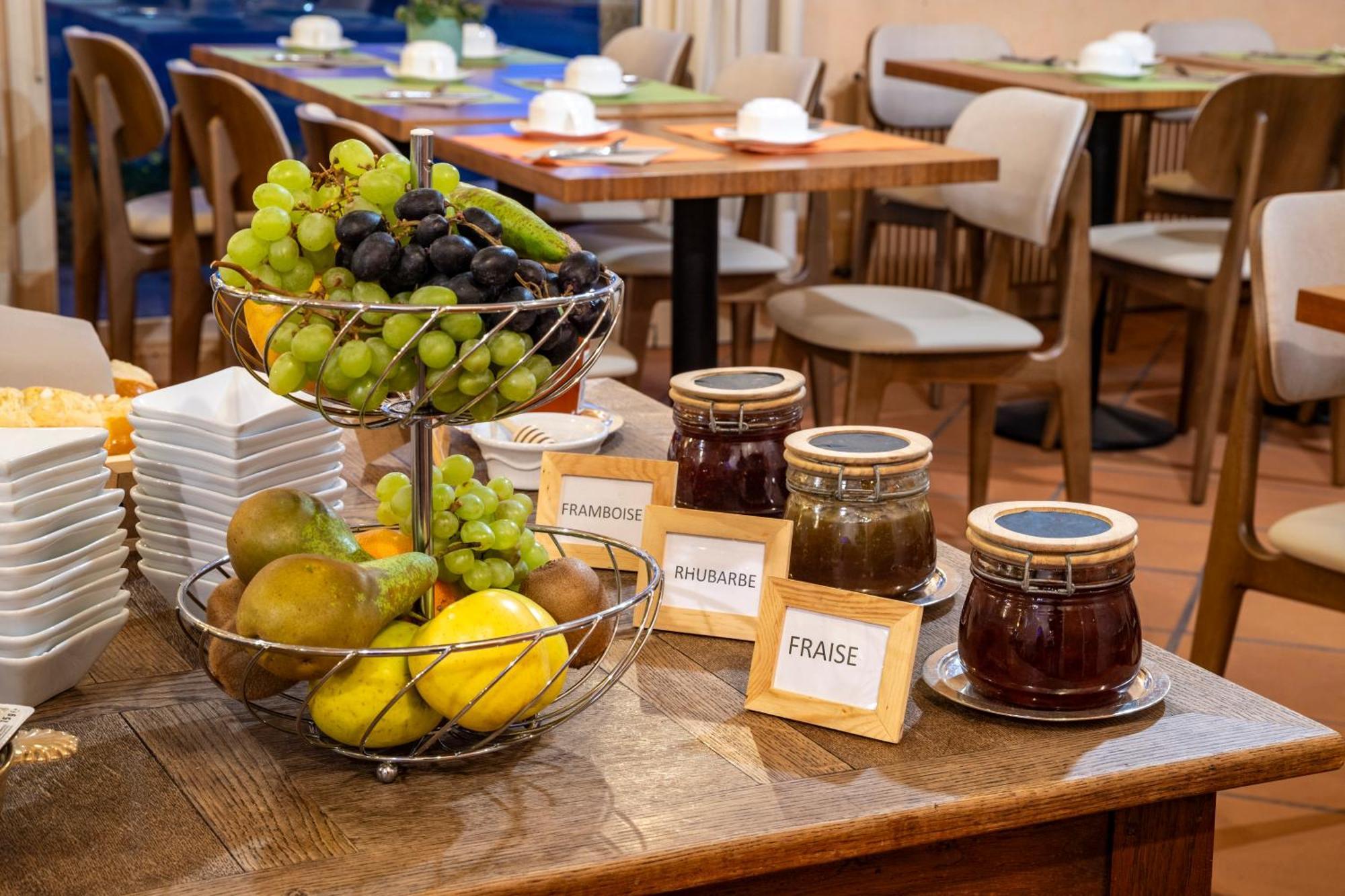 Le Relais Fleuri, Hotel Et Restaurant Logis - Avallon Sauvigny-le-Bois Zewnętrze zdjęcie