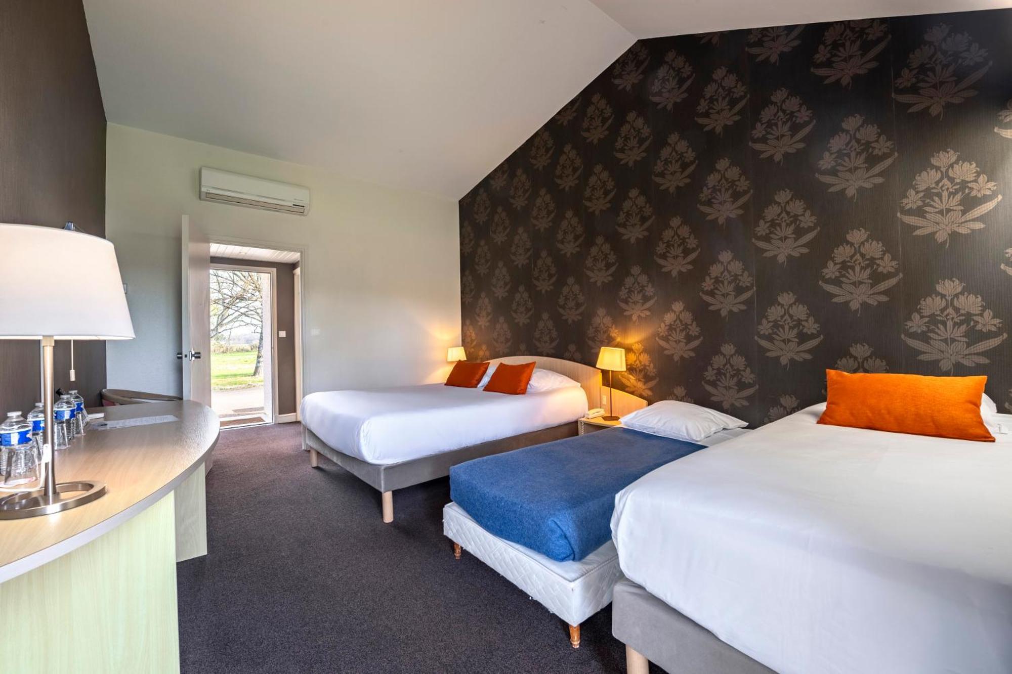 Le Relais Fleuri, Hotel Et Restaurant Logis - Avallon Sauvigny-le-Bois Zewnętrze zdjęcie
