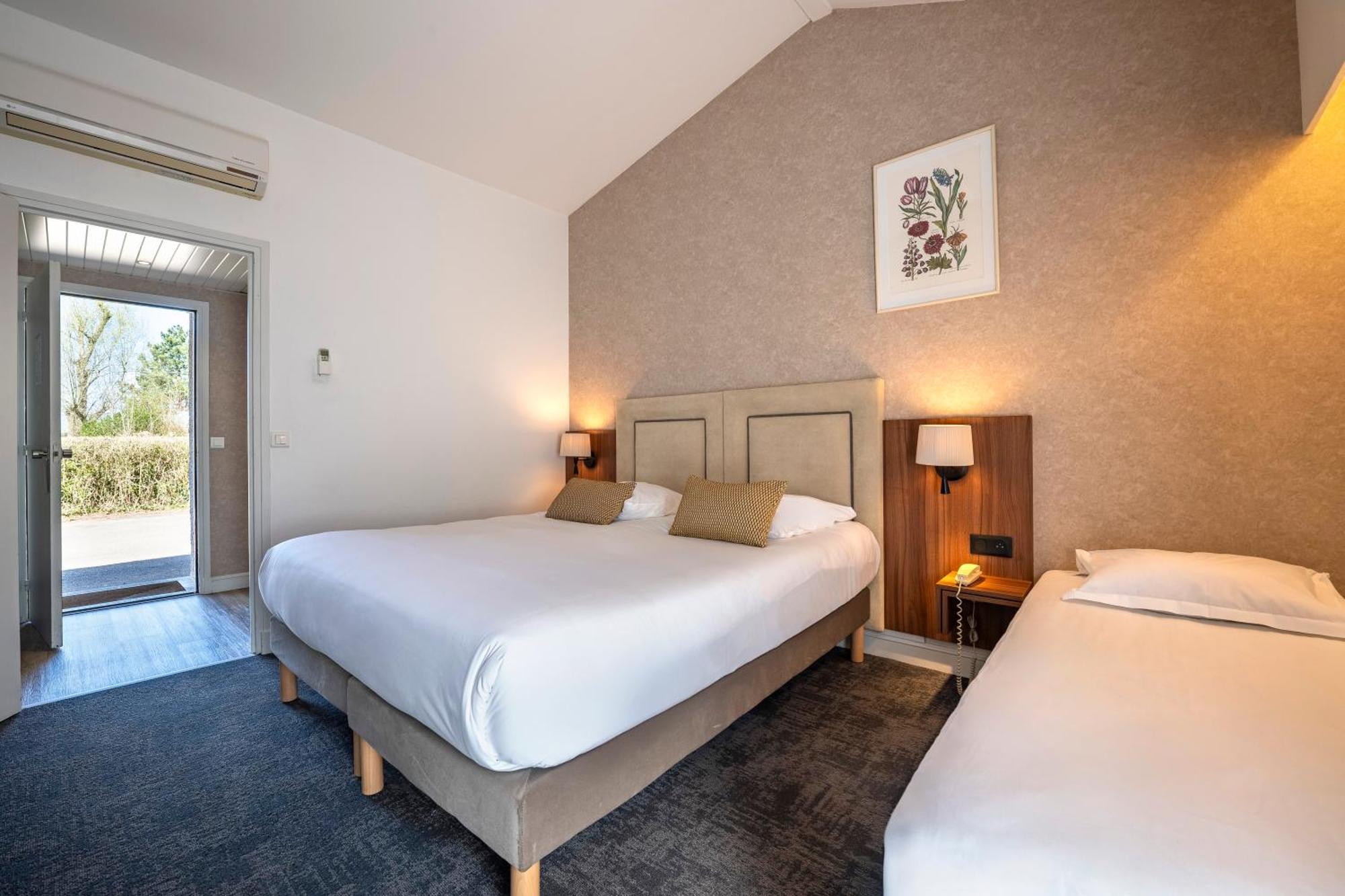 Le Relais Fleuri, Hotel Et Restaurant Logis - Avallon Sauvigny-le-Bois Zewnętrze zdjęcie