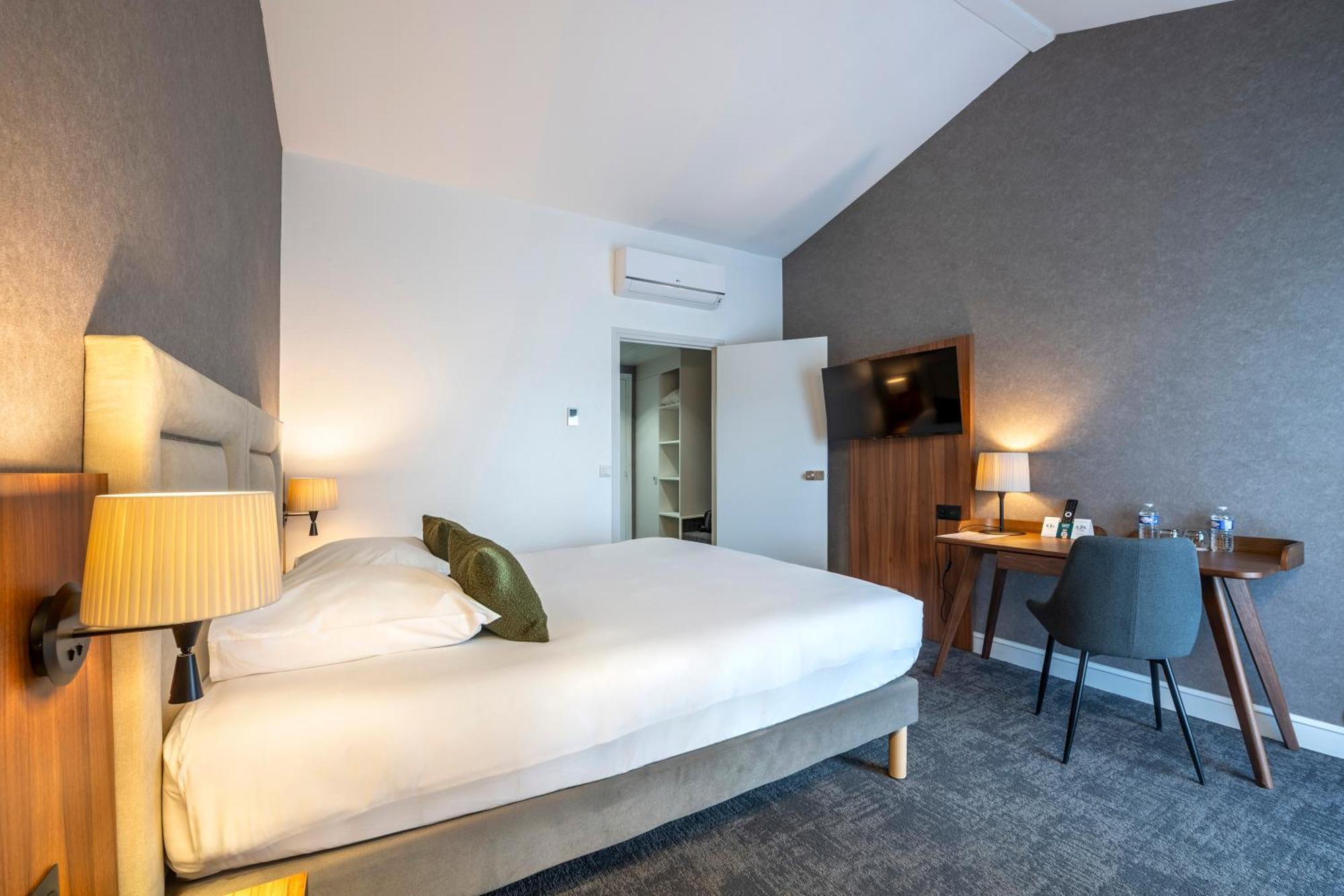 Le Relais Fleuri, Hotel Et Restaurant Logis - Avallon Sauvigny-le-Bois Zewnętrze zdjęcie