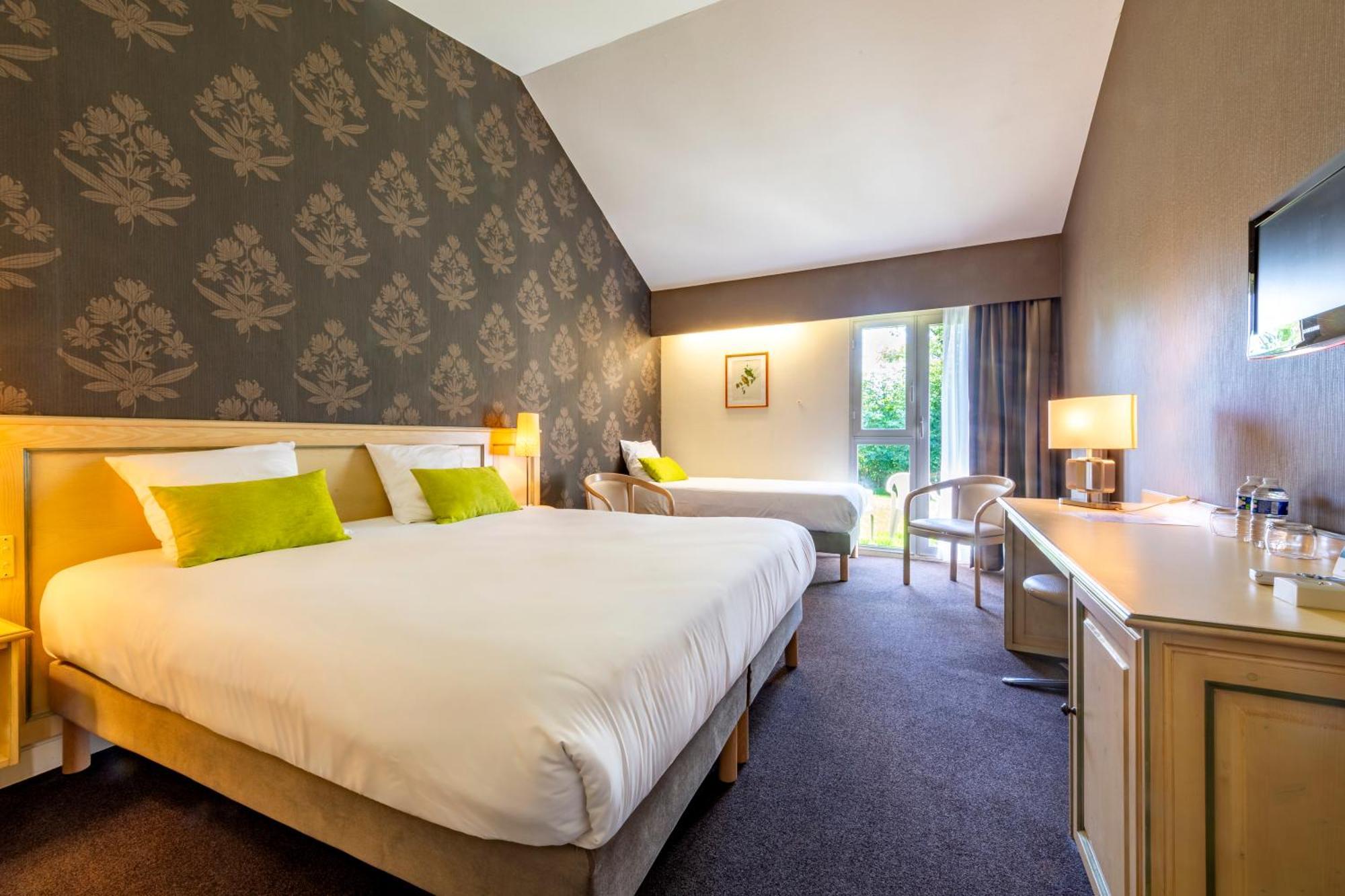 Le Relais Fleuri, Hotel Et Restaurant Logis - Avallon Sauvigny-le-Bois Zewnętrze zdjęcie