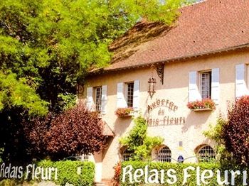 Le Relais Fleuri, Hotel Et Restaurant Logis - Avallon Sauvigny-le-Bois Zewnętrze zdjęcie